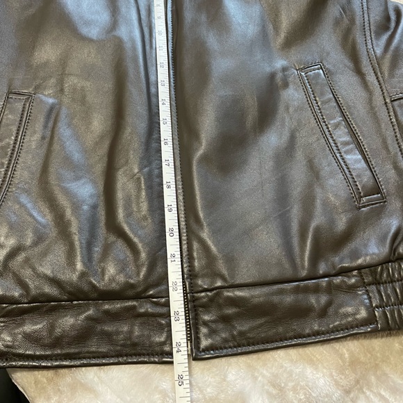 Danier Genuine Leather Bomber Jacket - Picture 11 of 11